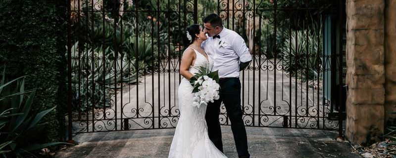 bride and groom villa botanica