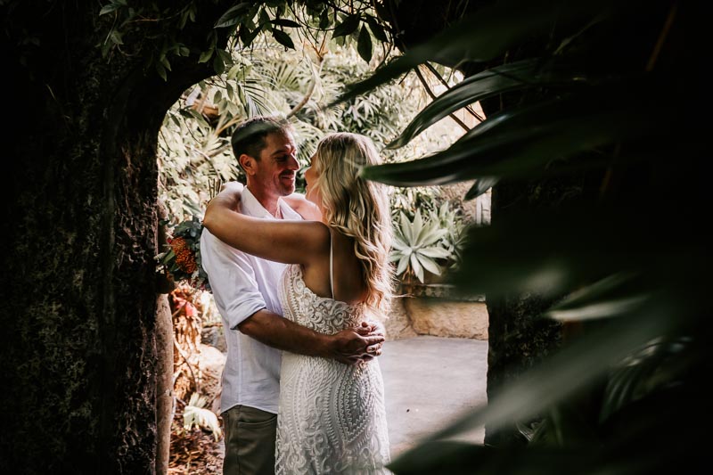 bride and groom villa botanica