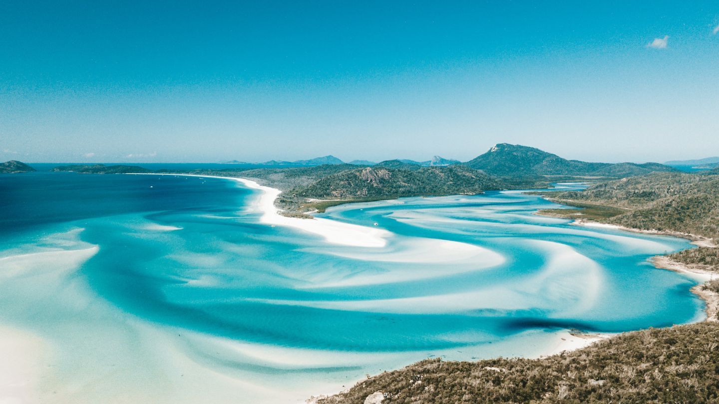 The ever changing, swirling sands of Hill Inlet, Whitsundays 🌊
.
.
.
#visitwhitsundays
