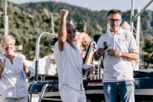 FCTA May22-Th3rd Dimension Media-LR-120 Attendees enjoying tropical themed welcome party during Flight Centre staff event