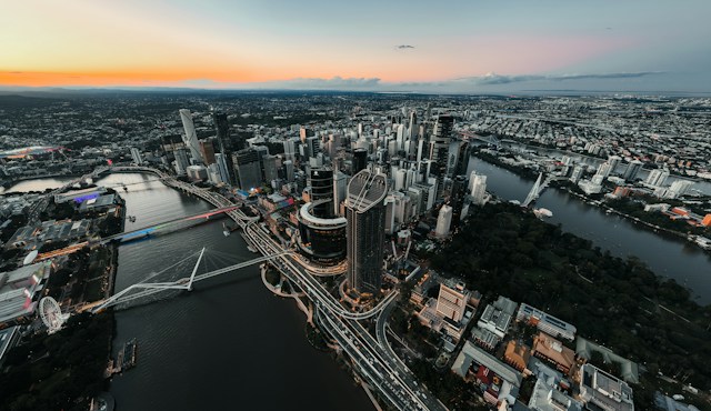 Aerial view of the Brisbane city centre and river